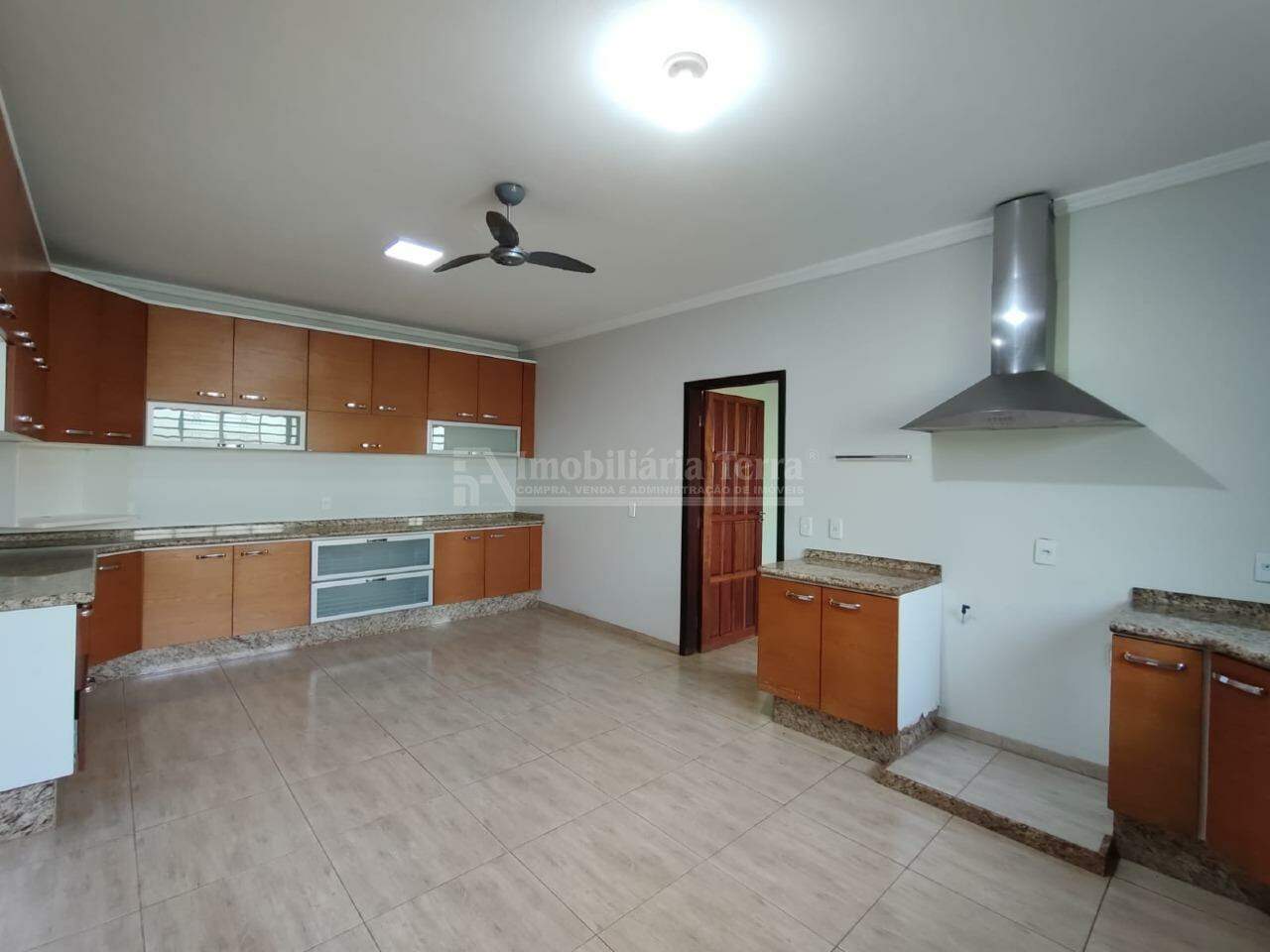 Casa com 4 quartos no Jardim Guanabara em Dourados/MS — foto 4