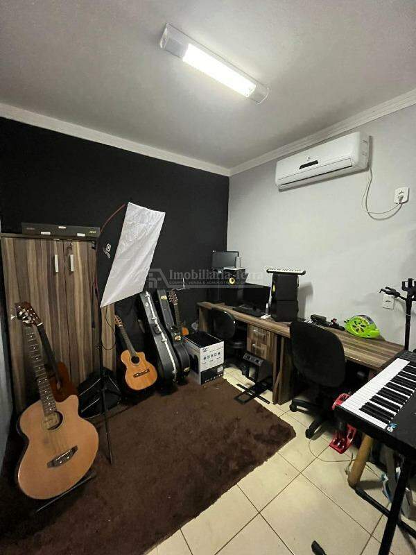 Casa com 4 quartos no BNH III Plano em Dourados/MS — foto 17