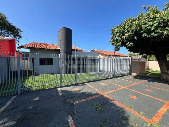 Casa com 4 quartos no Jardim Água Boa em Dourados/MS — foto 1