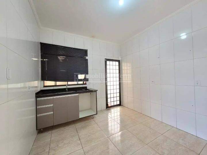 Casa com 5 quartos no Residencial Monte Carlo em Dourados/MS — foto 3