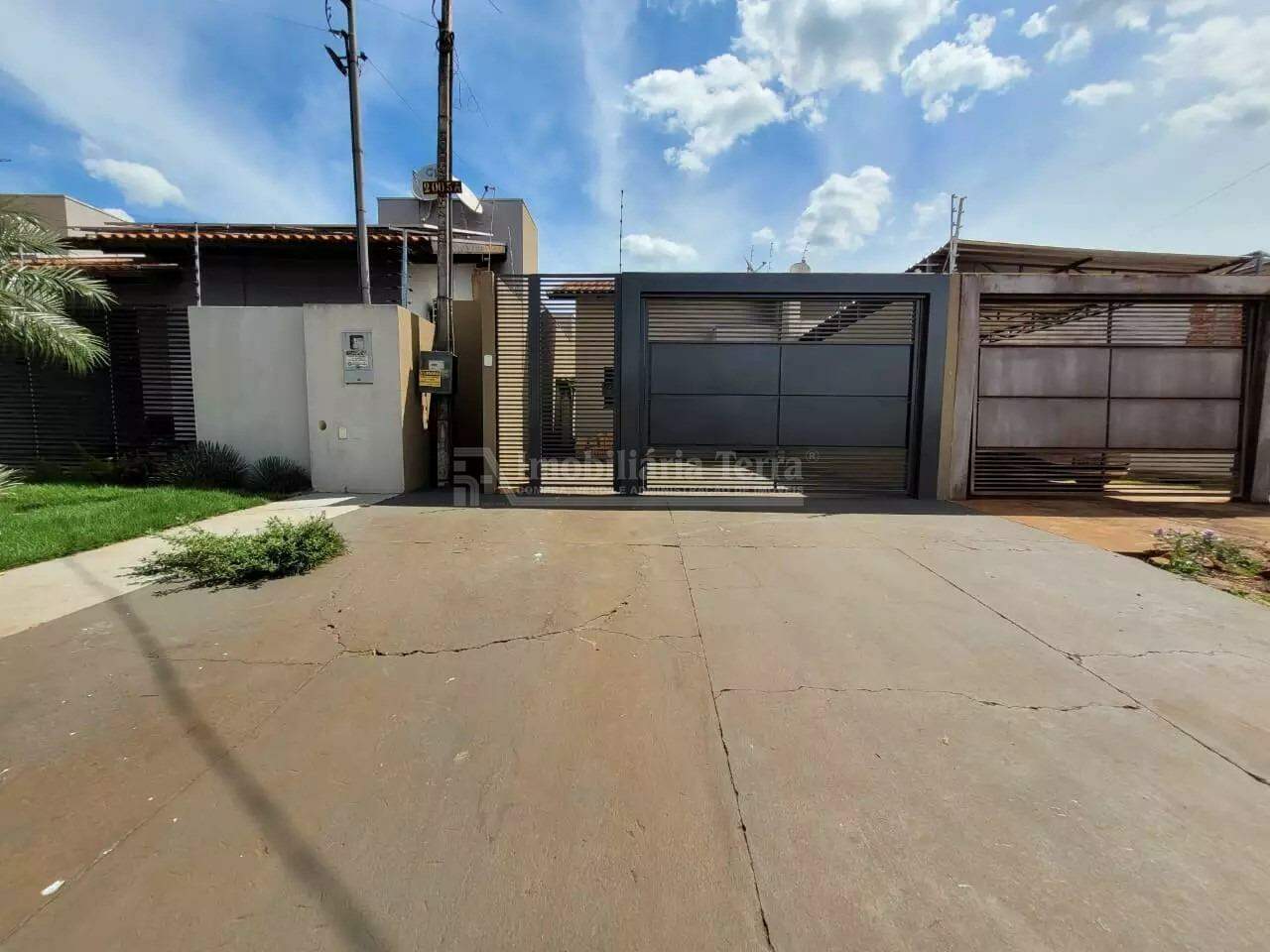 Casa com 5 quartos no Residencial Monte Carlo em Dourados/MS — foto 1