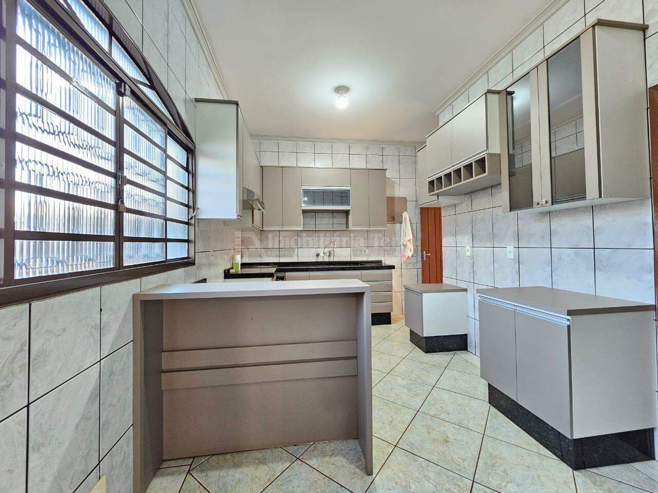 Casa com 4 quartos no Jardim Paulista em Dourados/MS — foto 4