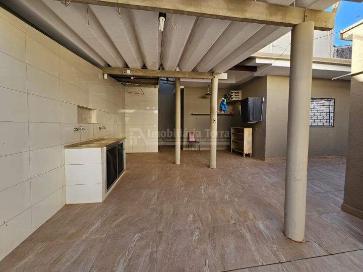 Casa com 5 quartos no Centro em Dourados/MS — foto 21