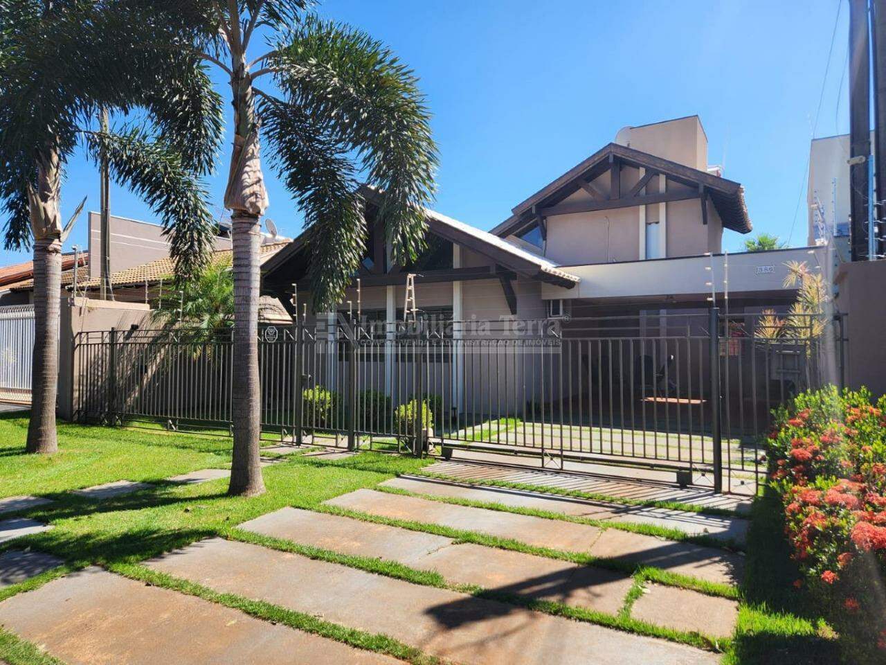 Casa com 3 quartos no Parque Alvorada em Dourados/MS — foto 1