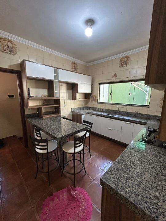 Casa com 7 quartos no Vila Aurora em Dourados/MS — foto 3