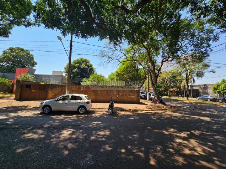 Terreno/Lote com 4 quartos no Centro em Dourados/MS — foto 1